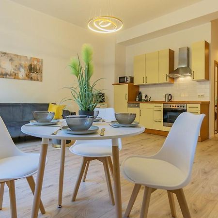 Cityapartment - 53 M², 2 Zimmer, Zentral, Netflix, Kueche, Waschmaschine คอตต์บุส ภายนอก รูปภาพ