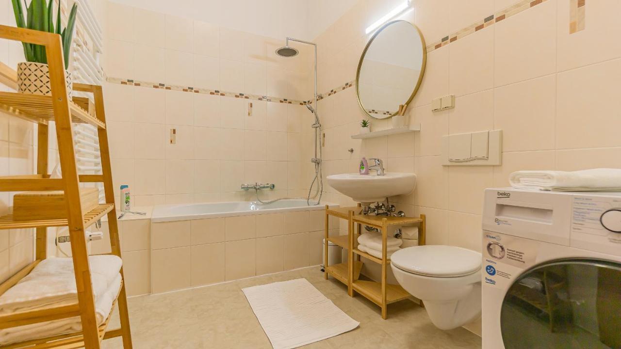 Cityapartment - 53 M², 2 Zimmer, Zentral, Netflix, Kueche, Waschmaschine คอตต์บุส ภายนอก รูปภาพ